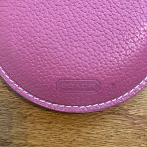 Cute pink leather COACH coin purse. Barely used.